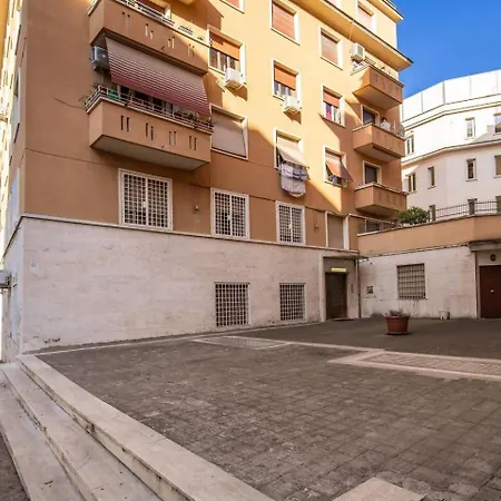 Domus Heroas Near Vatican Rome Exterior photo